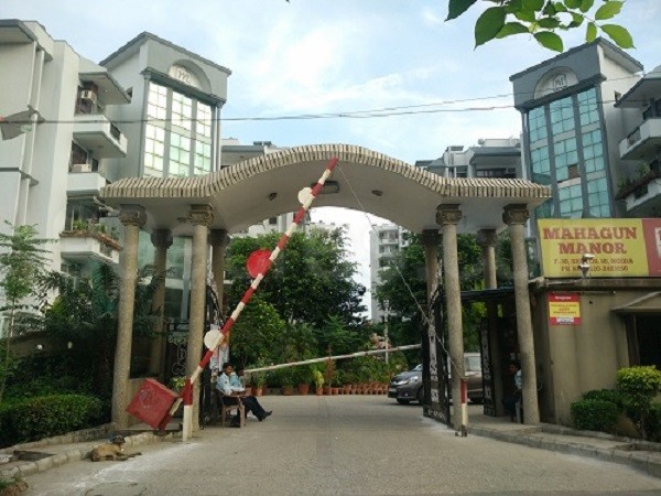 Mahagun Manor